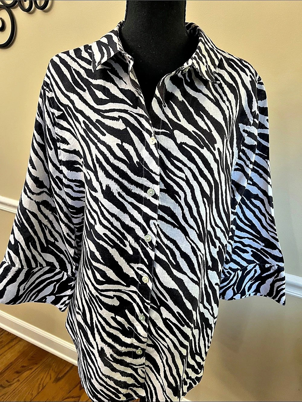 Chico's Linen Zebra Print Button Down Size 3 (16) Like New